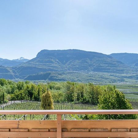 Sandhof Ferienwohnungen Termeno Esterno foto