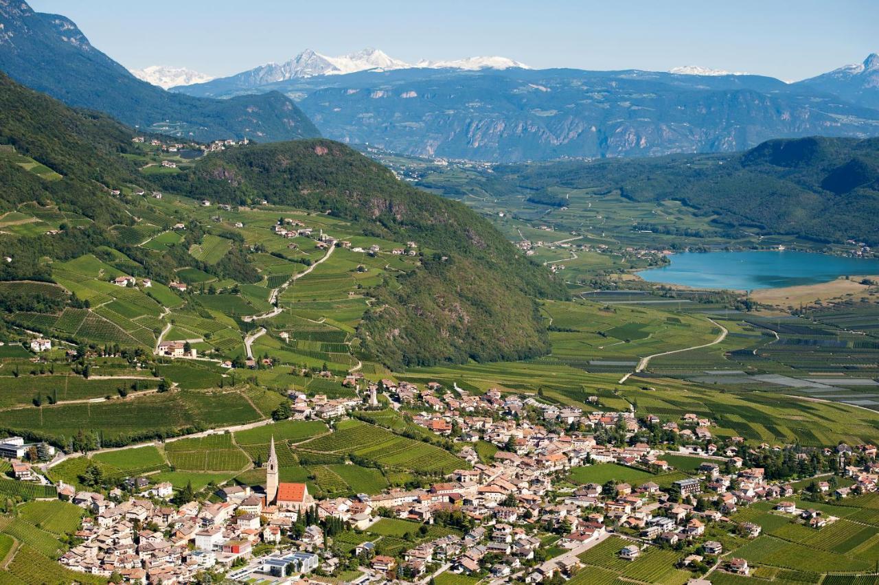 Sandhof Ferienwohnungen Termeno Esterno foto