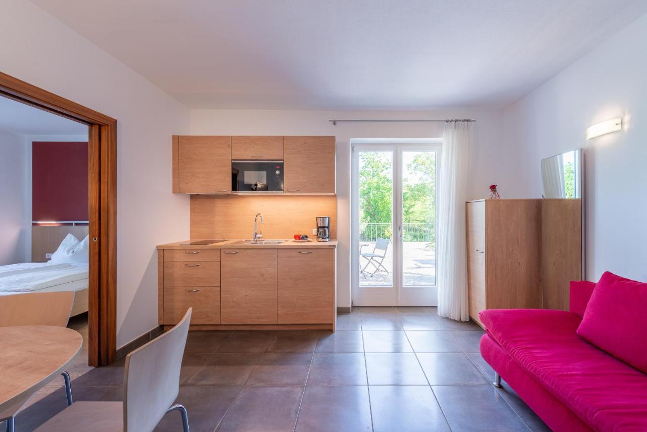 Sandhof Ferienwohnungen Termeno Esterno foto