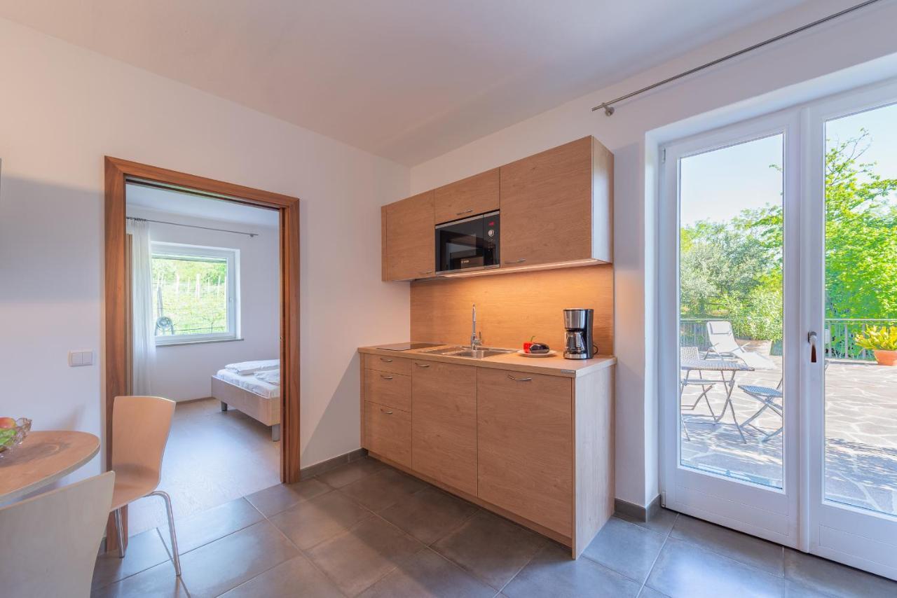 Sandhof Ferienwohnungen Termeno Esterno foto