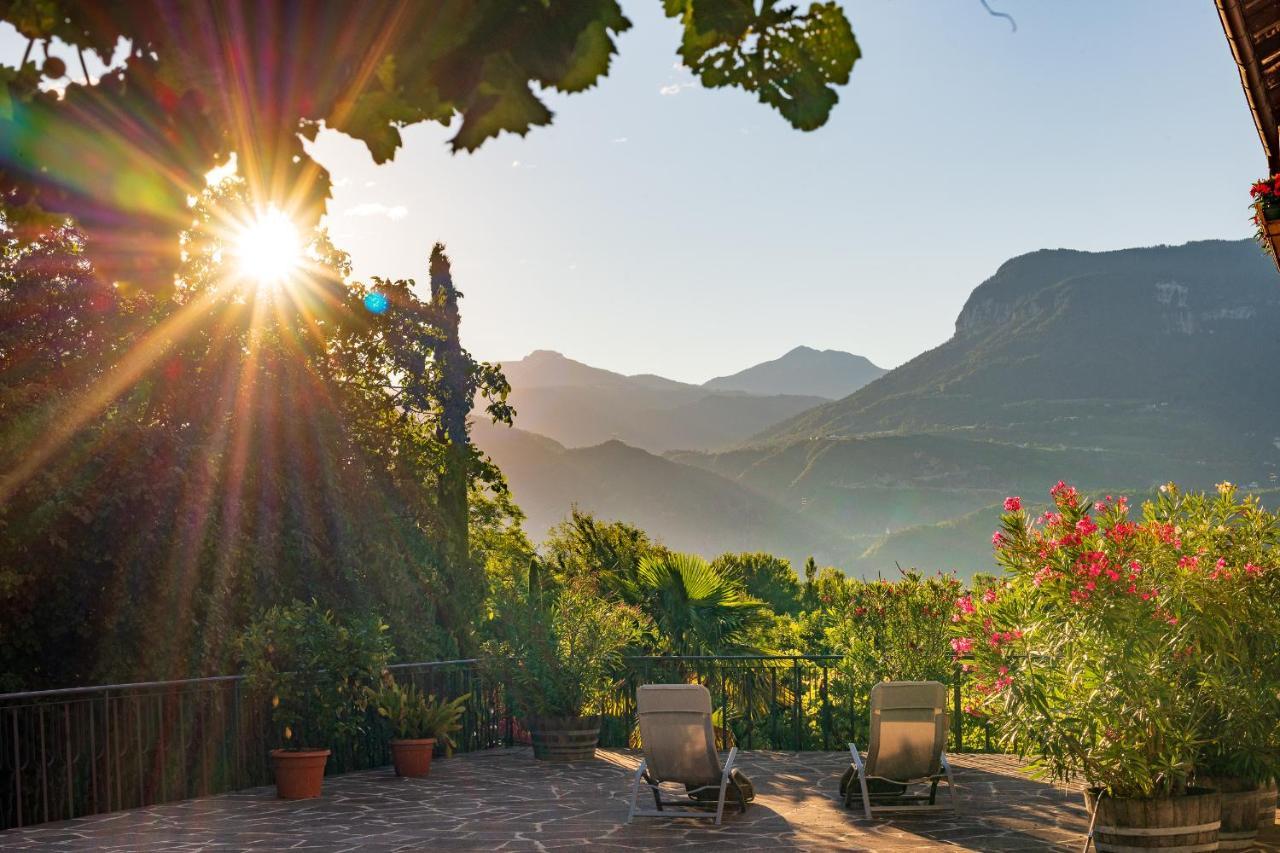 Sandhof Ferienwohnungen Termeno Esterno foto