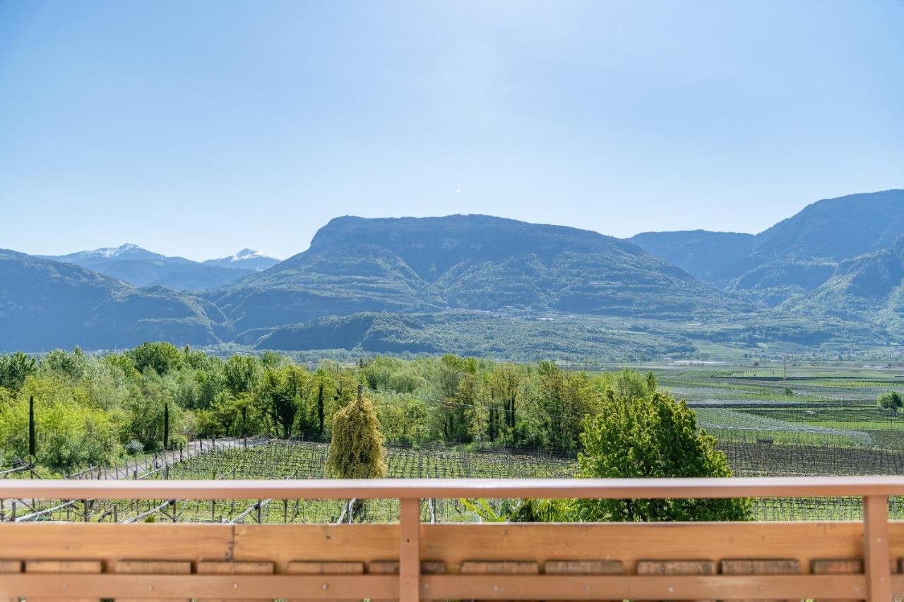 Sandhof Ferienwohnungen Termeno Esterno foto